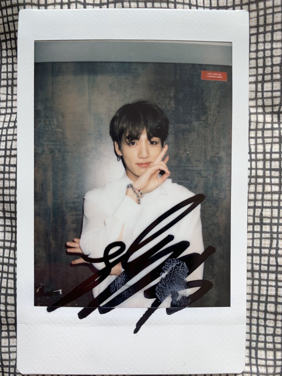 miyeok_jk's tweet photo. 정국이 폴라로이드 타래ㅠuㅠ
#정국 #JUNGKOOK @BTS_twt https://t.co/30q55TZH8R