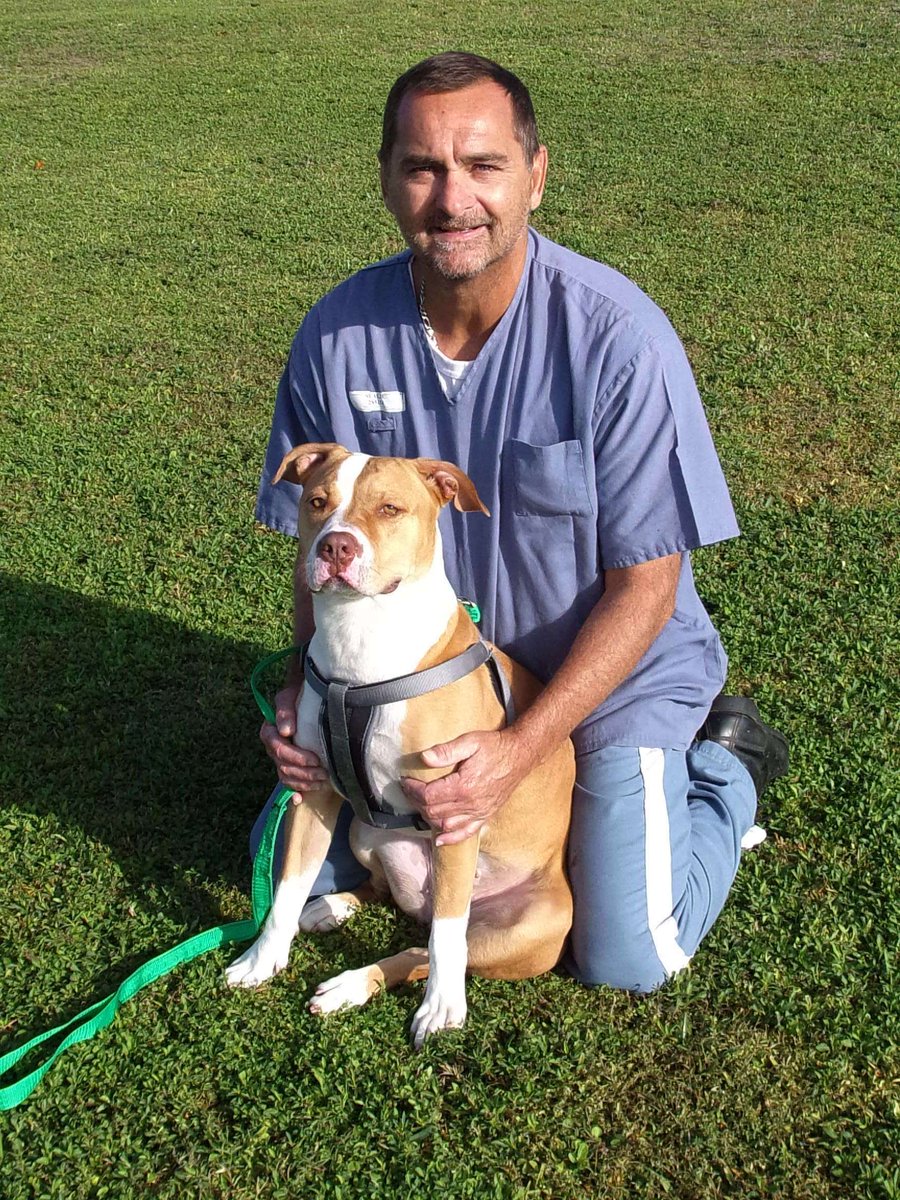 FLA_Innocence's tweet photo. Randy Seal was sentenced to life for murder by arson, but there is no evidence the fire was intentionally set. State experts now agree. Heโs been imprisoned for more than 16 yrs. To help him regain freedom, please sign our petition for the #FloridaFive!https://t.co/0W3c1Zv47d https://t.co/f7ozSR95u6