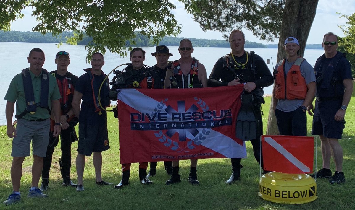 NashvilleFD's tweet photo. OEM Thanks Community for Dive Training Help  https://t.co/9IbJaNDxyu https://t.co/Ecu9N52PMh