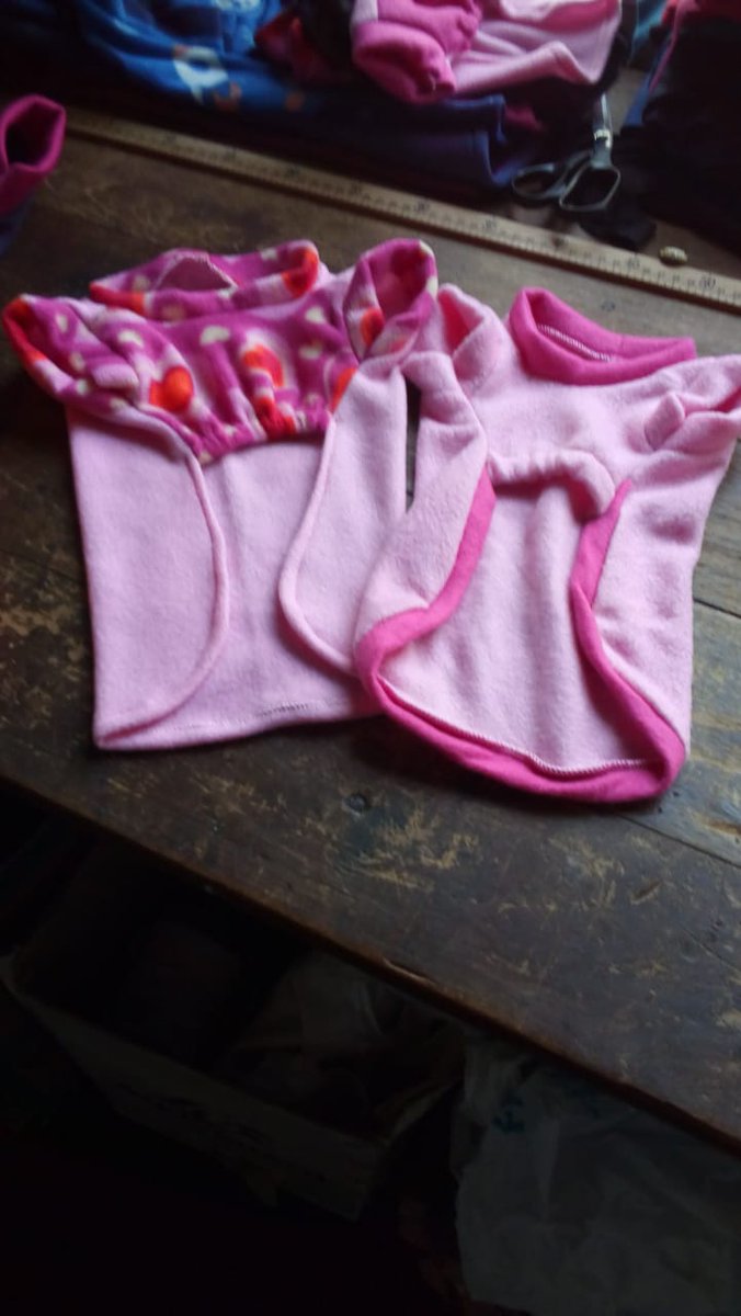 eze_cubilla's tweet photo. HOLAAA! Mi mama está haciendo estas ropitas para sus mascotas especial para estos días de frío!
En todos los colores, de clubes, personajes, ere eres!
Precios desde 15mil a 30mil guaraníes según la medida! Su nro 0981909119
Se les agradece el RT 🙌 https://t.co/oNGK51C9by