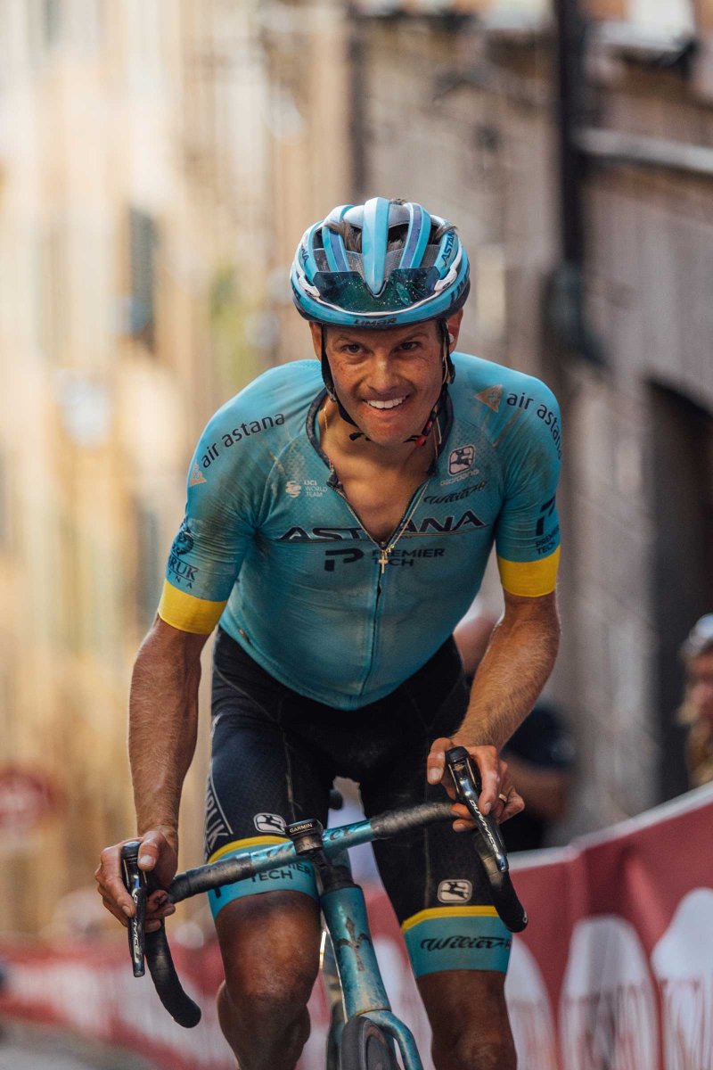 Take a look back with <a href="/GiordanaCycling/">Giordana Cycling</a>  at the sweltering  restart to the season at Strade Bianche. pelotonmagazine.com/peloton-x/pelo…

#giordanacycling