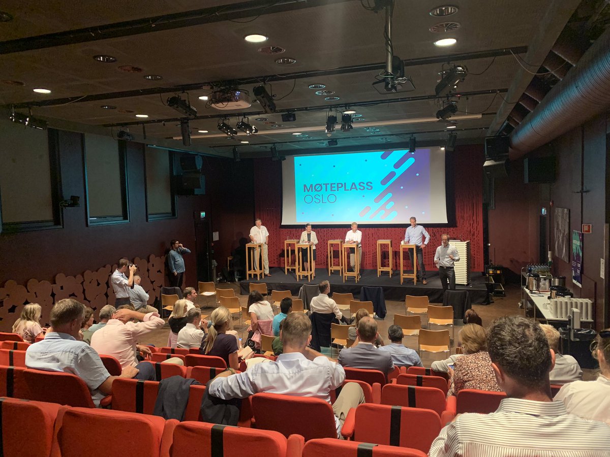 Vi diskuterer veien til et mer moderne Norge sammen med <a href="/StatensVegvesen/">Statens vegvesen</a> , veidirektør Ingrid Dahl Hovland, Helge Orten fra <a href="/Hoyre/">Høyre</a> , Bernt Reitan Jenssen, CEO i <a href="/Ruter/">Ruter</a> og Ståle Rød, sjefen i <a href="/SkanskaNorge/">Skanska Norge Kommunikasjon</a> 🚌🚗🚘