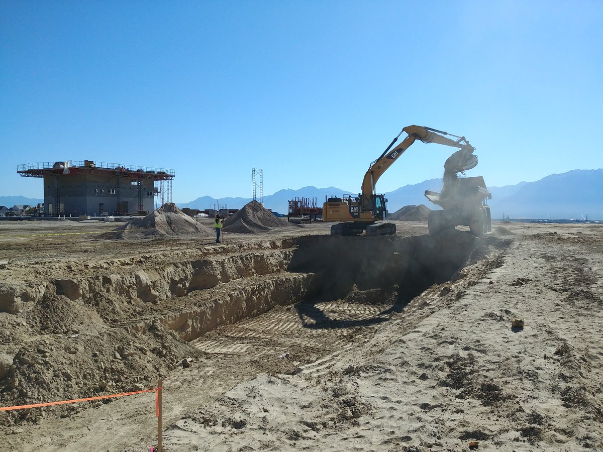 HughesGC1958's tweet photo. Our crews are hard at work on Jordan School Districts newest elementary school. 📸Sarah Piggott
#construction #buildutah #generalcontractors #excavation https://t.co/OpzT4UgcWZ