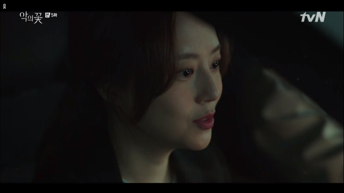 Cha Jiwon did recognized her husband right? Moon Chae Won is sooo damn pretty, I cant focus!!! HELP!  #FlowerOfEvil