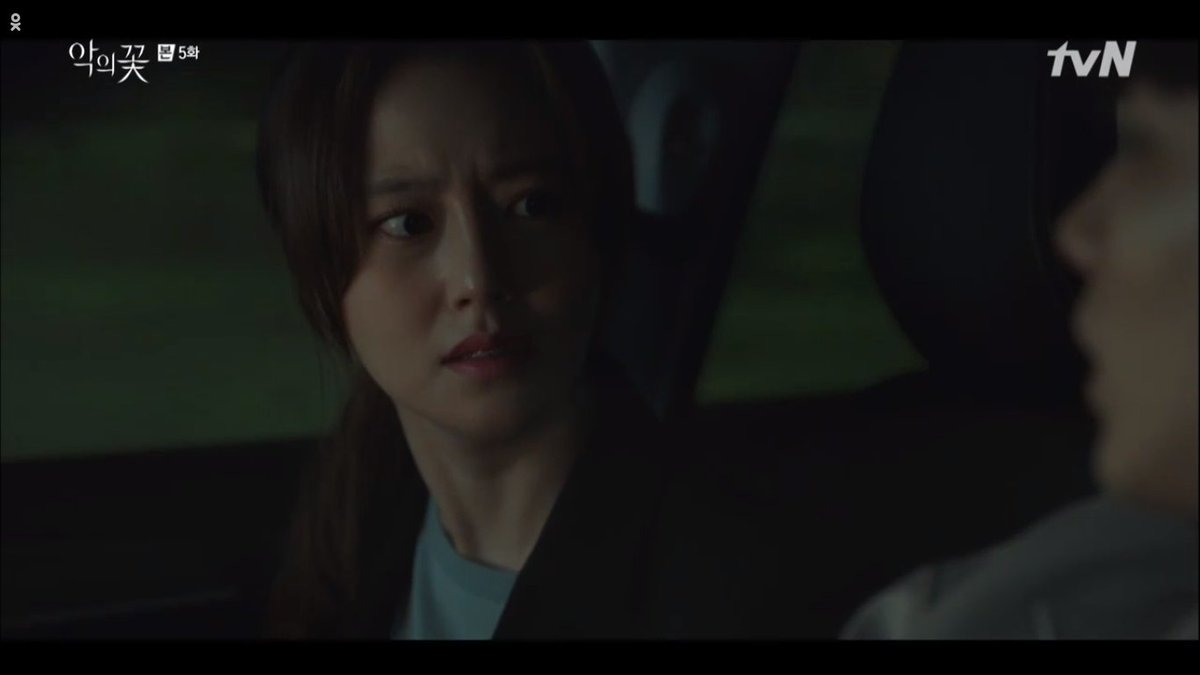 Cha Jiwon did recognized her husband right? Moon Chae Won is sooo damn pretty, I cant focus!!! HELP!  #FlowerOfEvil