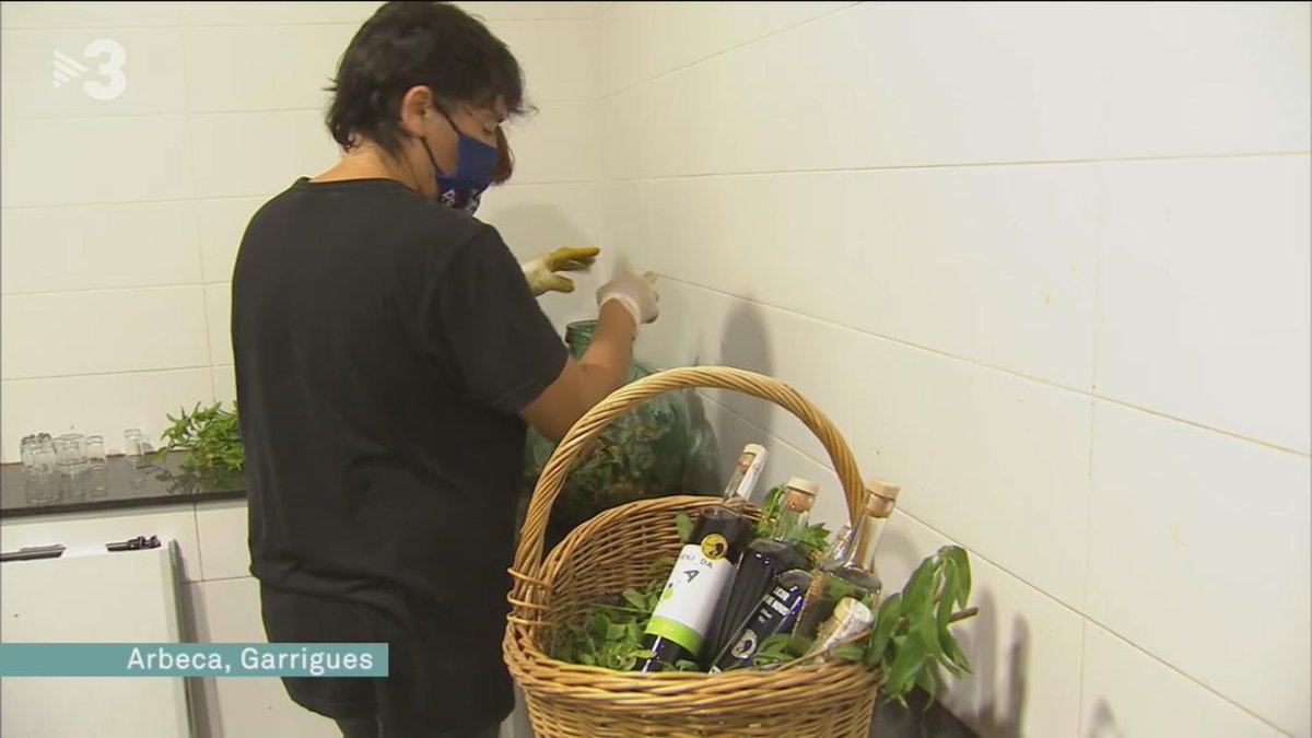 Tres Cadires #ArtesaniaEnEssència tweet media