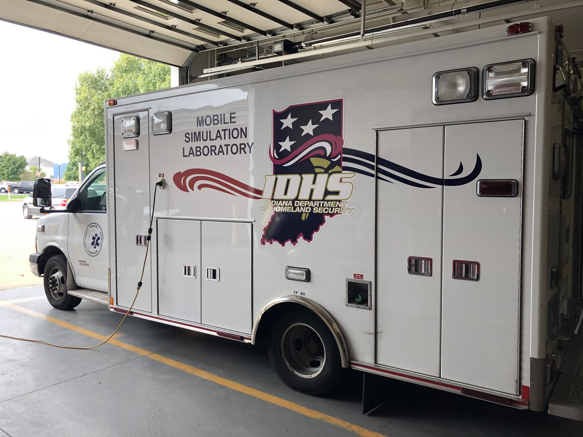 Lawrence_FD's tweet photo. We would like to thank Tim with @IDHS for spending the last three days with us for simulation training and practicing EMS skills.#Trainlikeyouwork #Worklikeyoutrain https://t.co/FcDEGtLJ9L