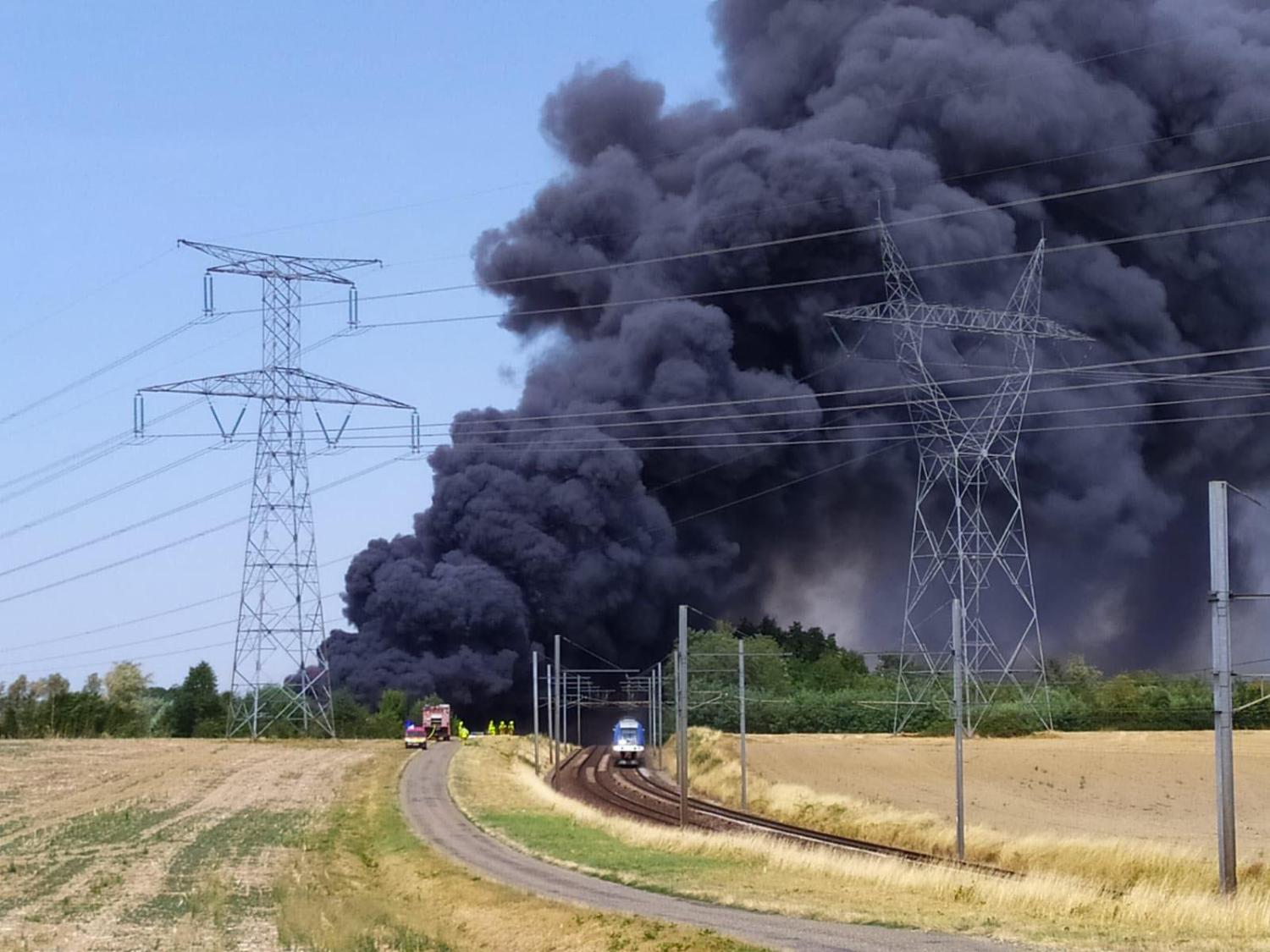Ter Bfc Trafic On Twitter De L Incendie Qui A Eu Lieu Aux Abords De La Voie A Mervans Dans Une Casse Automobile Ligne Dijon Ville Bourg En Bresse Interruption Des Circulations Entre Seurre Et Louhans Les Pompiers Sont En Train De Terminer