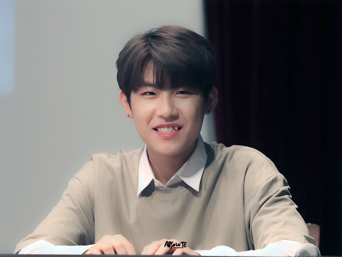 3년 전 참랑이 보고 힐링하기ꈍᴗꈍ
170813 영풍문고 누리꿈스퀘어
#박우진 #PARKWOOJIN #AB6IX