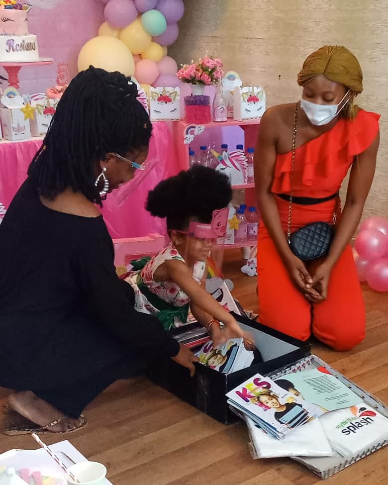 KidMonth's tweet photo. Kidmonth came through for KES ( Nollywood actress Ufuoma baby girl), 5th birthday with branded birthday note books and other amazing gifts 🥰🥰
.
.
.
.
You want branded gifts for your child's birthday?
We are just a DM away.
Send us a message on WhatsApp @09028862628.
#kidmonth https://t.co/K3kekjJNBw