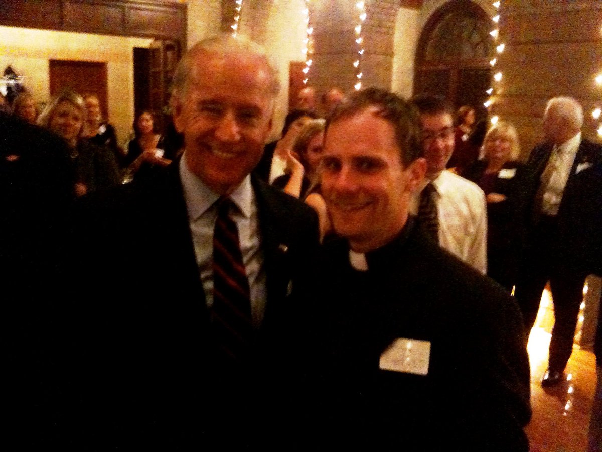jzipple's tweet photo. In ‘09 VP Biden showed up unannounced at a fundraiser for Jesuit Volunteer Corps, Catholic org that sends young folks to live &amp; serve in low income communities. JVC operates on thin margins &amp; his presence was a big boast. He was very kind &amp; stayed a long time

Got a pic, too: https://t.co/52hc1MbFmm