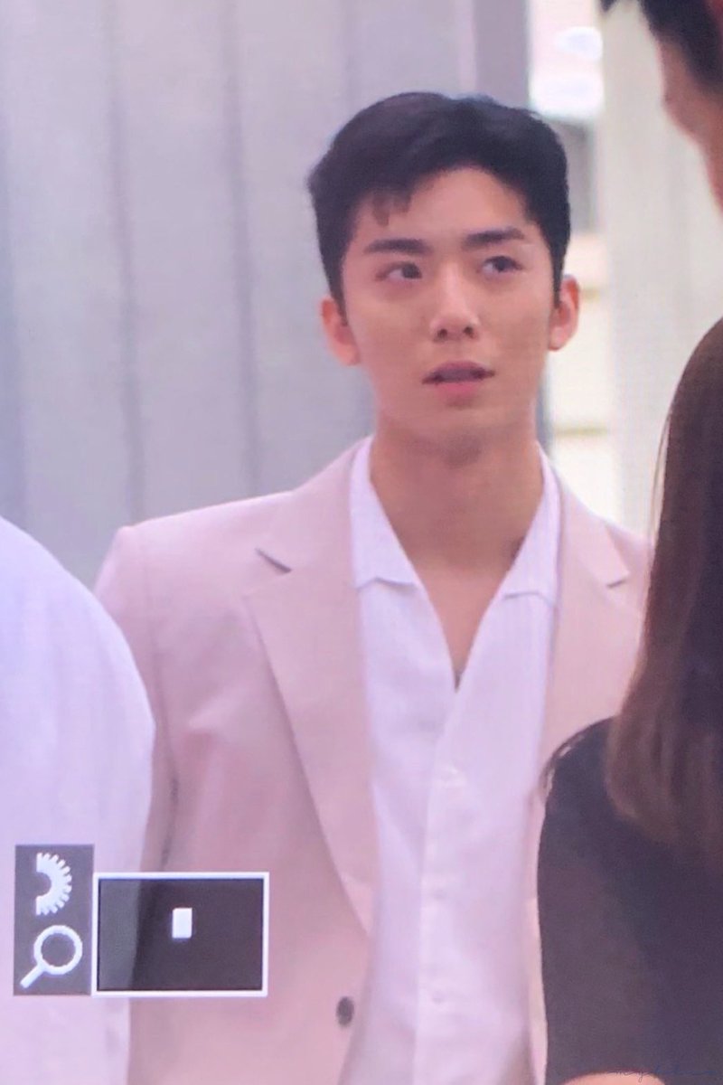 200812
💙

#SF9        #휘영 #김영균 #HWIYOUNG