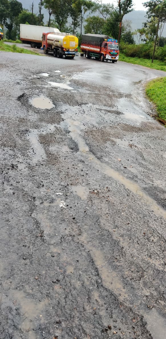 SHYASOOR2's tweet photo. Today's condition @NHAI_Official @nalinkateel @nitin_gadkari @PMOIndia NH75, not even patchwork https://t.co/l9I8PB9cwb