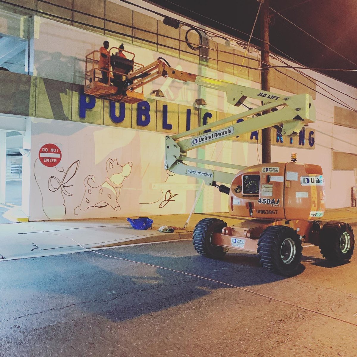 BethesdaUP's tweet photo. Hey Bethesda! We have a new public art mural coming your way courtesy of the talented artist Megan Lewis @urbanhipsta &amp; in partnership with @MCDOT_Parking! #acreativeDC #dmvartists #mdinfocus #BethesdaMD https://t.co/AtG4NbsD68