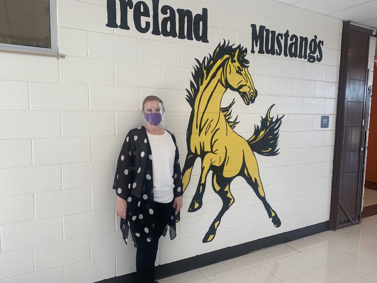 DrSDHoward's tweet photo. Wow!  Excellent preparation and positive attitudes have ⁦@MustangsIreland⁩ off to a great start! #ECISDFirstDay https://t.co/m5d05AwWs8