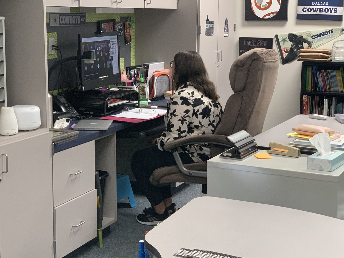 weemsamy's tweet photo. First day of #davislearns 5th grade looks a little different but we’re off to a great start! #PISDfirstday https://t.co/I5xPtGLoXQ