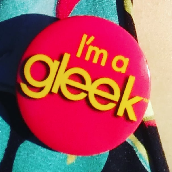 SongBirdyGirl's tweet photo. Going thru jewelry & found this. Wanna cry... #ripnayarivera
#glee #imagleek #lapelpin #nayarivera #leamichele #matthewmorrison #corymonteith #santana #heathermorris #marksalling #janelynch #diannaagron #amberriley #chriscolfer #kevinmchale #jennaushkowitz #jaymamays https://t.co/WYaWEs3Qho
