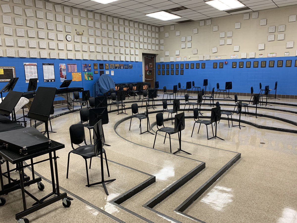 grimmerbands's tweet photo. Welcome to the socially distant GMS Band Room! https://t.co/St0XugJKtM