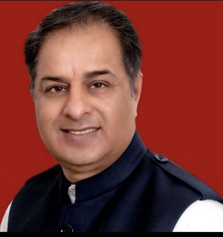 rssurjewala's tweet photo. नि:शब्द !

एक सबसे प्यारा दोस्त,
एक अन्थक साथी,
एक छोटा भाई,
एक प्रतिबद्ध कांग्रेसी,
खो गया, चला गया, बिछड़ गया।

तुम्हारा स्नेह और सुगंध सदा महकेंगे।

अलविदा मेरे दोस्त, जहाँ रहो, चमकते रहो ! https://t.co/7xd0jMagFF