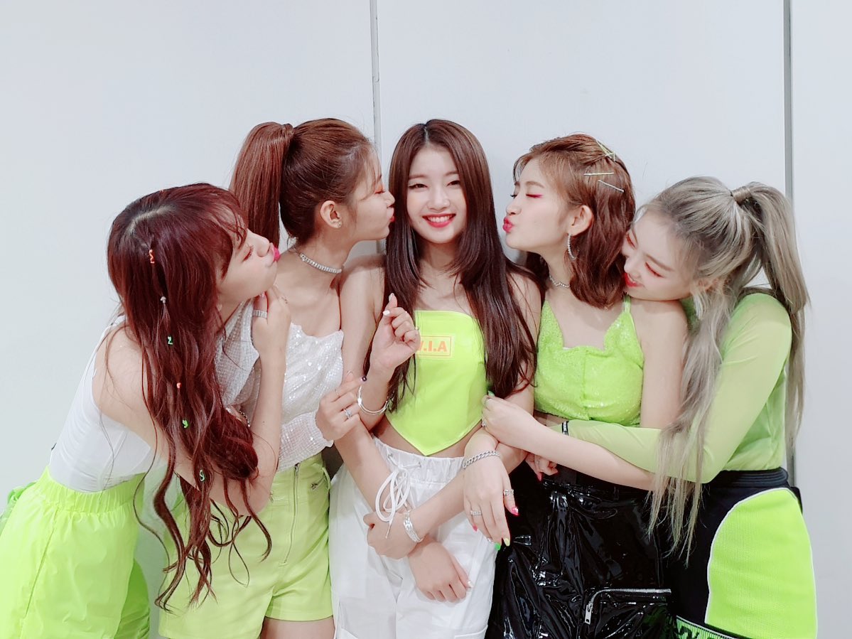 EfOrAe4X0AIY0Ec?format=jpg&name=medium