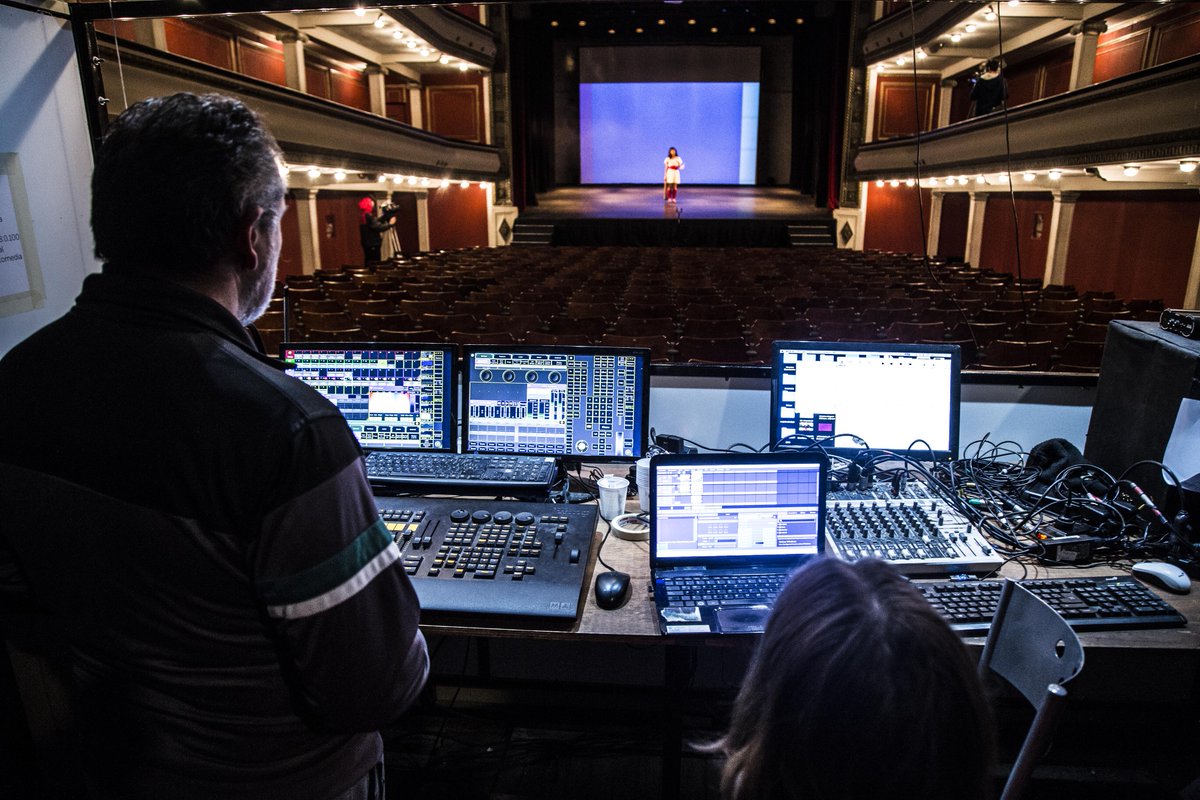CulturaRosario's tweet photo. #EscenarioLocal👉Una propuesta con distintos recursos técnicos y un espacio especialmente preparado para registrar performances y shows en formato audiovisual✊
Más de 140 artistas y 35 horas de registro audiovisual 🤗💪
Mirá toda la info: https://t.co/BqIKgKmtZr https://t.co/h8DhxqLfl1