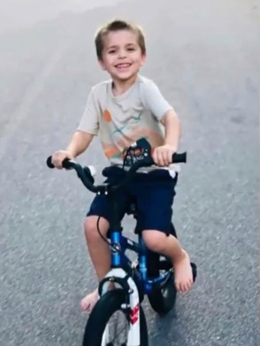 bionicvirtue's tweet image. Rest in peace Cannon Hinnant.. im so sorry kid :(