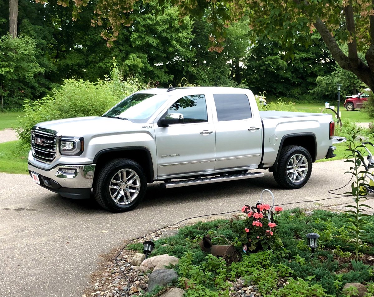 BlissRanch's tweet photo. @ChadJuenke thanks for the new tires Chad, but I wish I had a license plate! https://t.co/MfAKl9HgOs