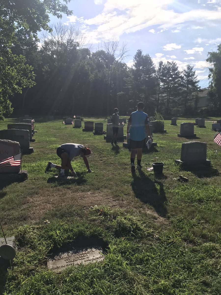 NAYouthCenter's tweet photo. Great morning of Knight Work today as the boys helped score and clean name plates of veterans at Holy Sepulchre cemetery! https://t.co/PdkE8qDnBy