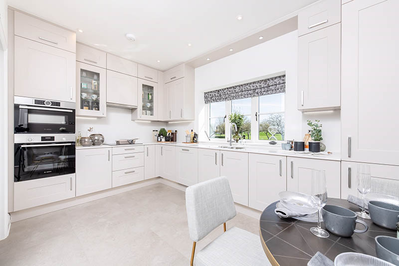 What_House's tweet photo. #ShowHomes  ⭐ WhatHouse? takes a tour of the ‘Cotheridge’ show house at Hayfield Green in #StantonHarcourt, Oxfordshire: https://t.co/QaliFS0MlJ

@HayfieldHomes #Oxfordshire #Property #Bungalow #NewHomes https://t.co/UHrIvR4cHQ