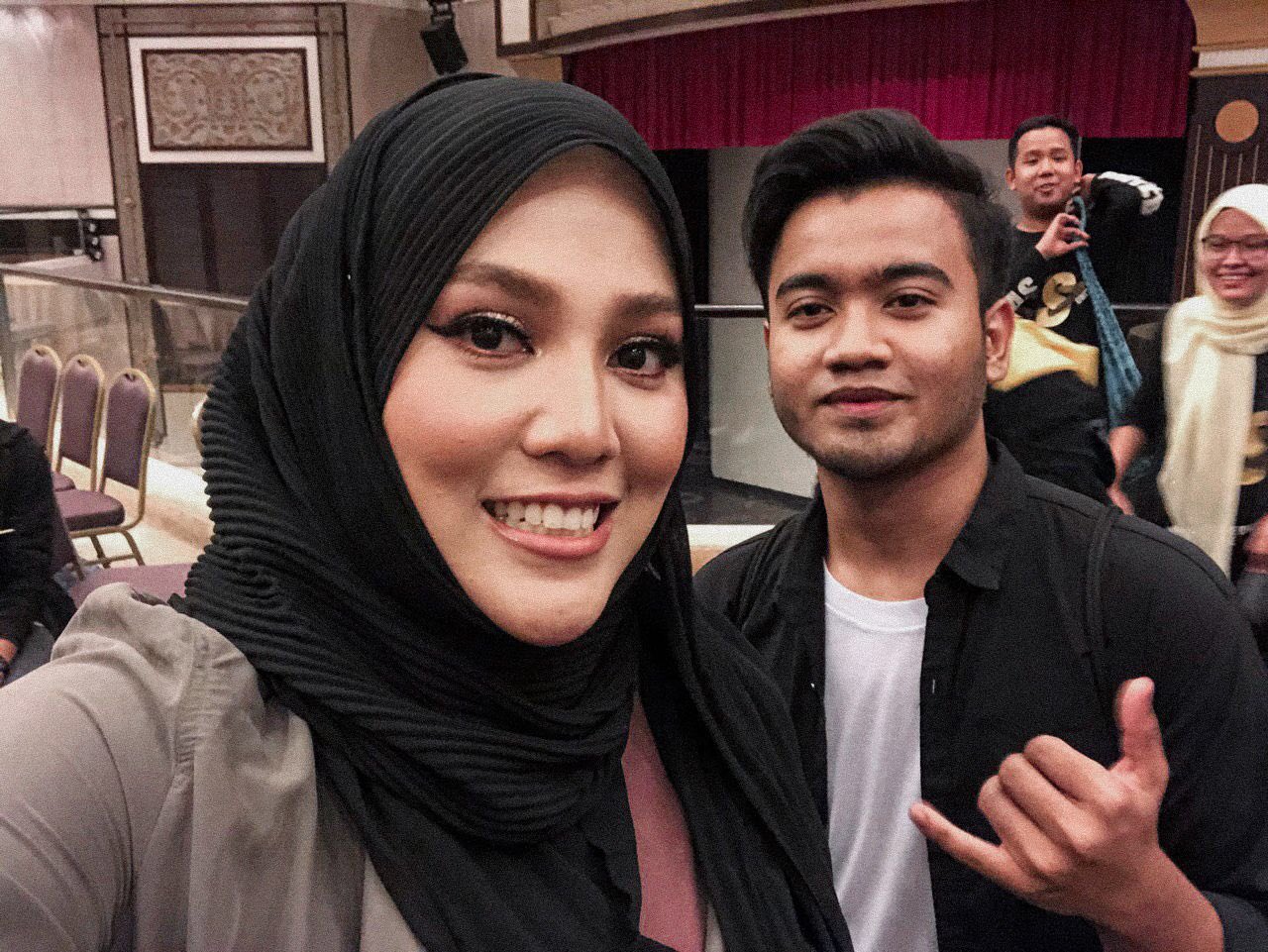 HAPPY BIRTHDAY SHILA AMZAH     hehe awal 30min xpe khennn 