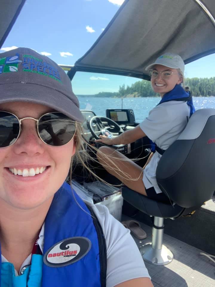 LOWDSAssoc's tweet image. Watch for the LakeSmart team &amp;amp; LakeSmart boat on Black Sturgeon this week. They&apos;ll be doing dock stops &amp;amp; ready to talk about healthy shorelines, invasive species, septic systems, living green at the lake and more.  #livinggreenatthelake #docktalks