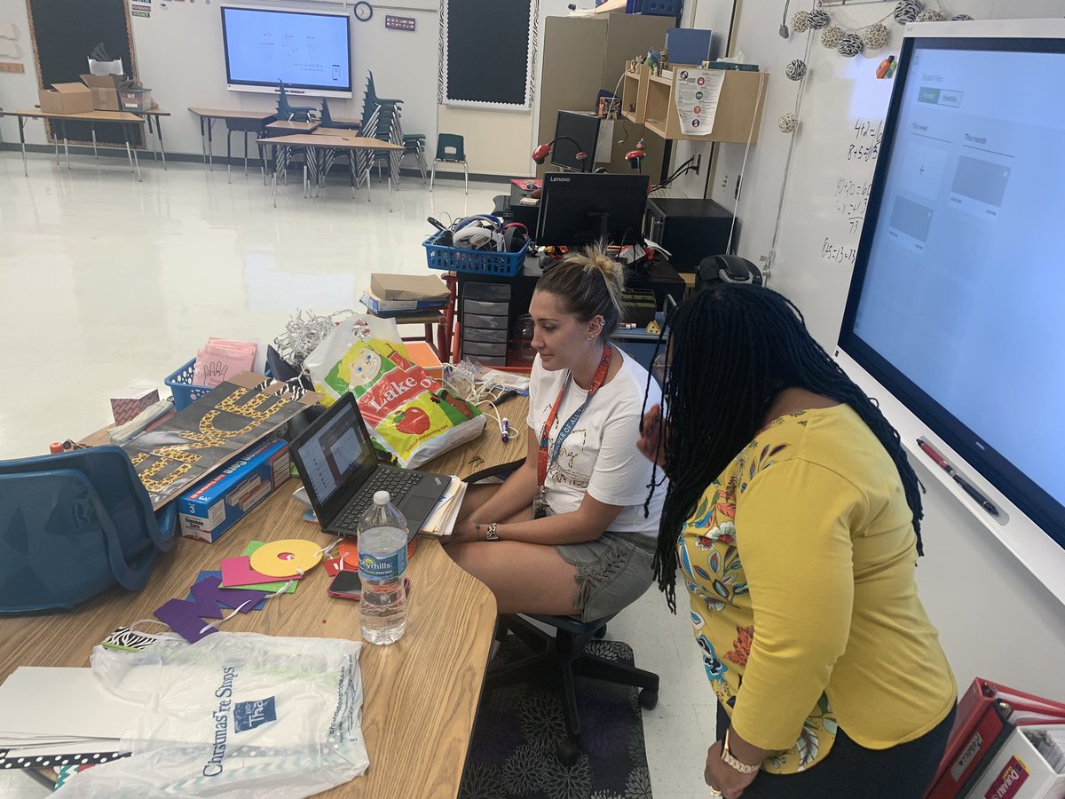 DrRahim_Jones's tweet photo. Thank you @Lakeville_OCPS teachers for making Day 3 of #OCPSLaunchED@Home a success! @ByrdOcps @CDLocps @Mindi_M_Smith @StevenOvares https://t.co/WXYeSYUz2L