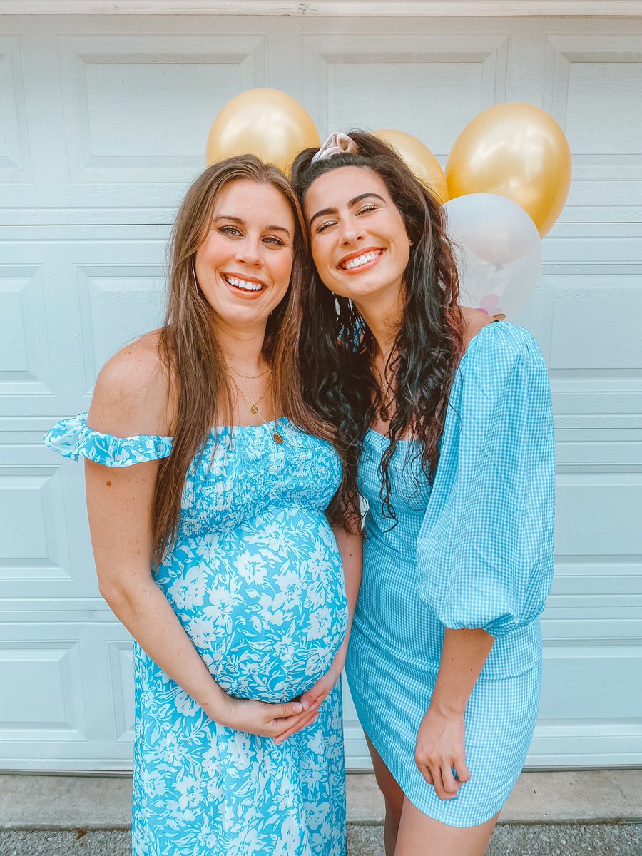 Cimorelliband's tweet photo. Happy birthday Christina and Lauren!! ❤️🎉🎈🎊✨ Christina is 30 and Lauren is 22!! 🎉  You both are such amazing women and we are all so blessed to have you in our lives!! ❤️ We are so excited to add another August birthday( August 3rd!) with Barrett James! 🐻❤️ HAPPY BIRTHDAY https://t.co/lIlW4c4Htb