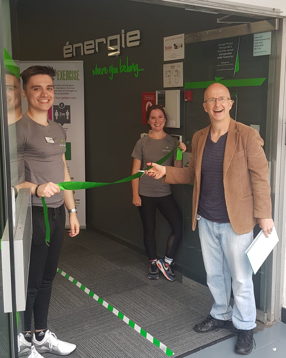 EFPontypridd's tweet photo. A huge thank you to David for reopening our club 🙏 he is our member of lockdown 💪 our mr motivator, sharing his workouts in our Facebook group and inspiring all of us every day! He has lost 5 stone since joining the club in October (including 3 stone during lockdown!) 💚 https://t.co/8Y2z8HNgzX