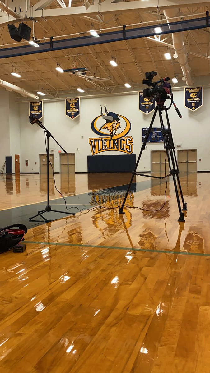 amberlakeTV's tweet photo. My work station at the moment.
⚡️Make sure you tune in at 6 to hear more about how the North Carolina High School Athletic Association shortened all sports seasons this year!
#highschoolsports #2020season #nchsaa #dhconley @WITN https://t.co/cQLyhac88E