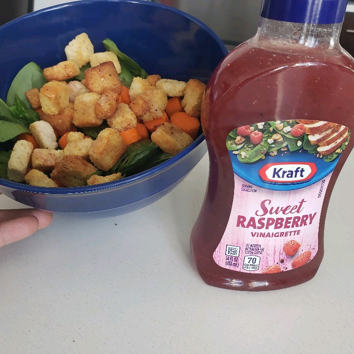 childftheforest's tweet photo. Both this and the garlic roasted dressing by kraft are so delicious and great on s dinner salad, help complete your meal with one of the badboys

#BittenBites #BittenSaladInspo #complimentary @bittendressing @Influenster https://t.co/hueNPgYnJr