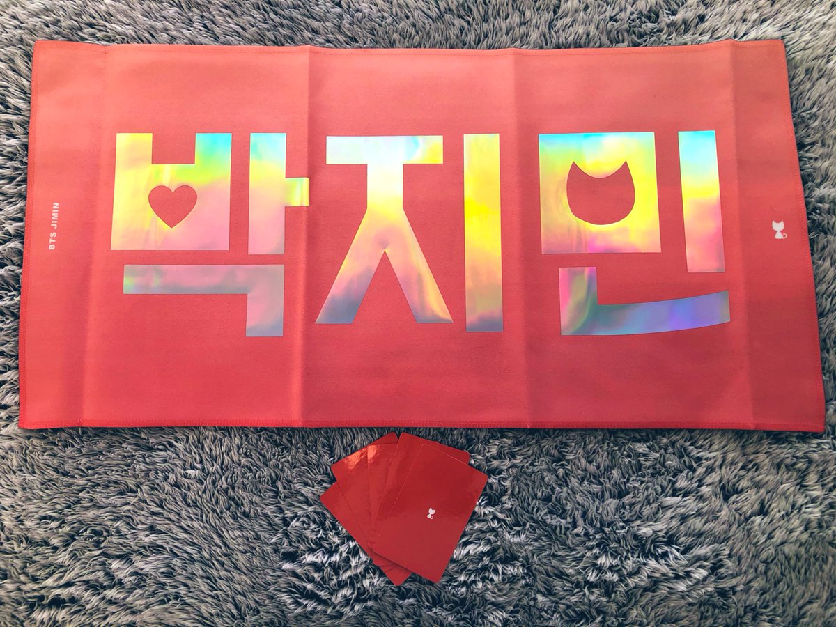 rysanys's tweet photo. the sheer beauty of this slogan... as someone who enjoys tasteful media design, this is just Perfection. @meowmin_jm1013 was insane for this. 190425 jjimliet?? for whom i've written 10,000 sonnets? holographic?? &amp; then the cat logo?? &amp; in the "ㅁ” too??..just wow 🤩 #peachpitGOs https://t.co/VfToUc4sa2
