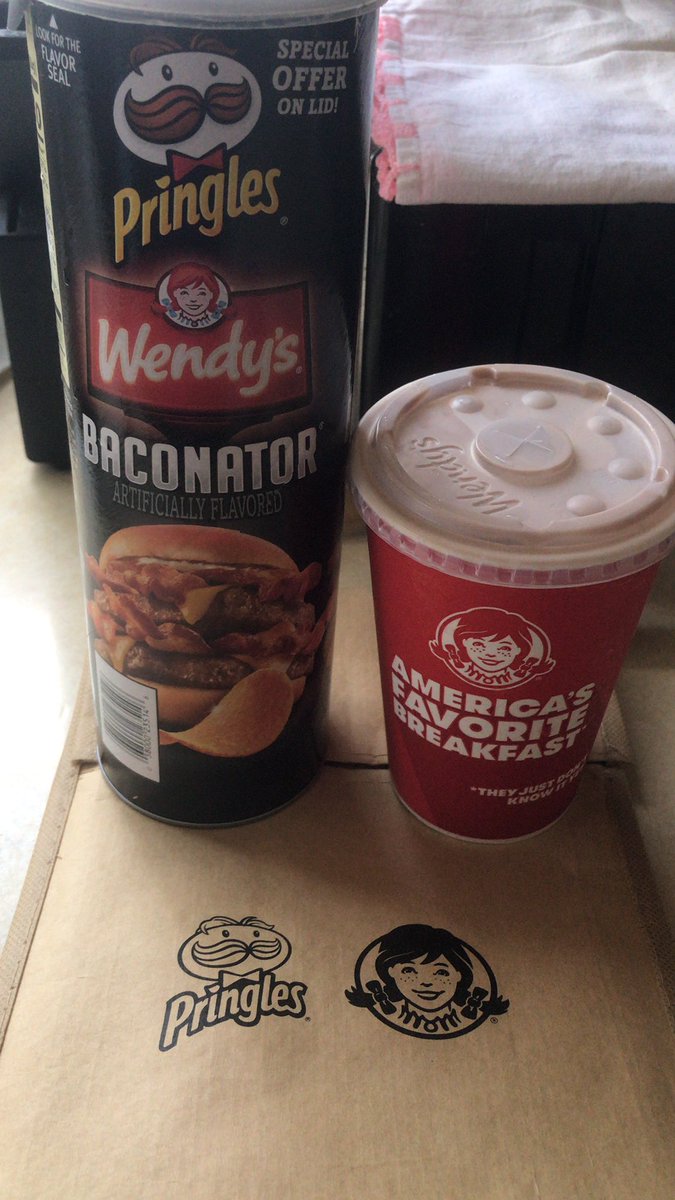 erika_goofy98's tweet image. Thank you @Pringles , @Wendys and @gofooji for my #DippableBaconator