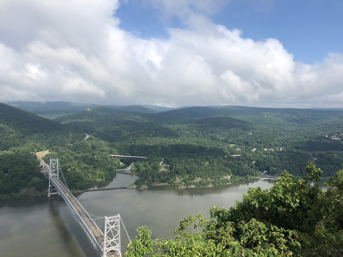 Murphy_Astorian's tweet photo. Thinking about the treasures in upstate NY. See you in 16 hours             #NewYork #upstate #hudsonvalley #Catskills #anthonysnose https://t.co/bv647zro6Z