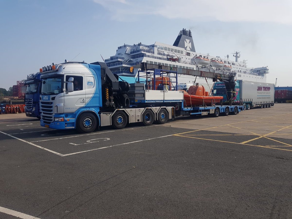 AlbertVCU's tweet photo. Klusje aan de overkant vd plas in the UK voor #Avalon #Newcastle #UnitedKingdom @dfdsnederland #PrincessSeaways https://t.co/nCAzArh15p