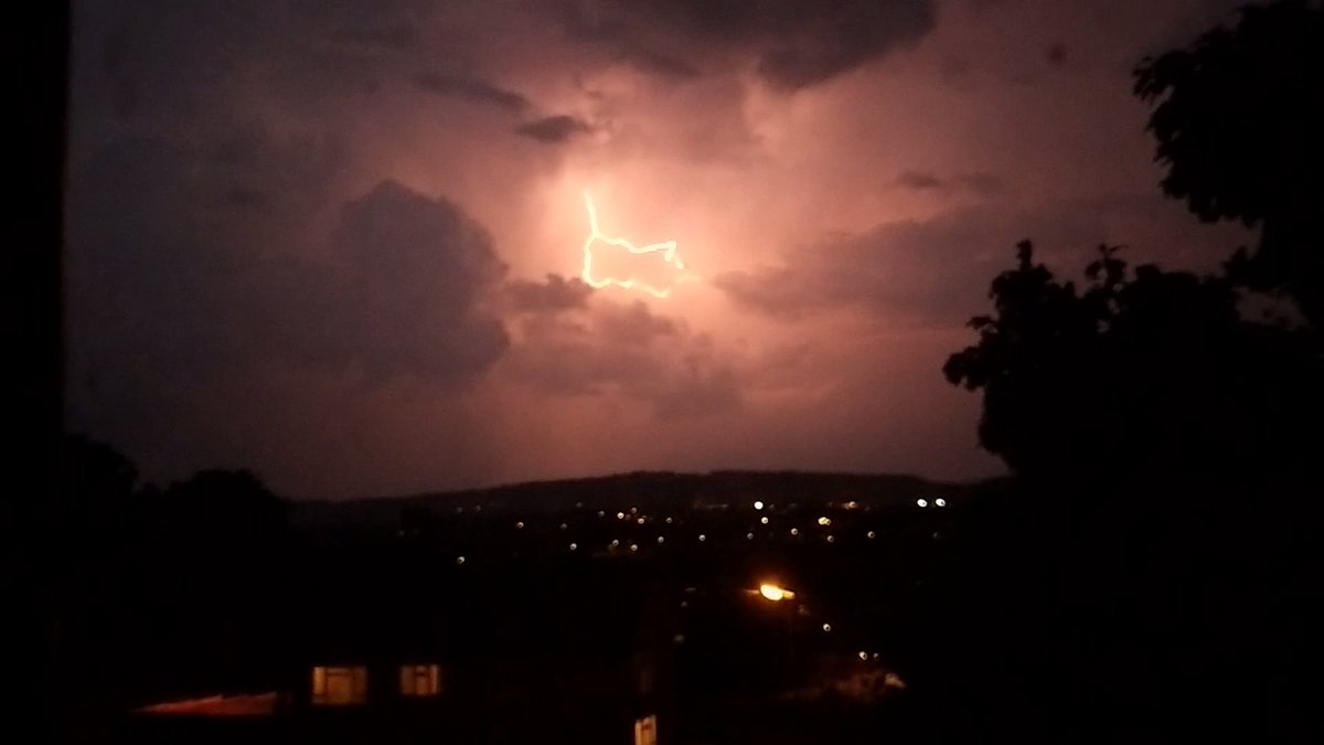 bolognesey's tweet photo. Loving it! #cardiff #StormUK https://t.co/SBwnGnjrV3