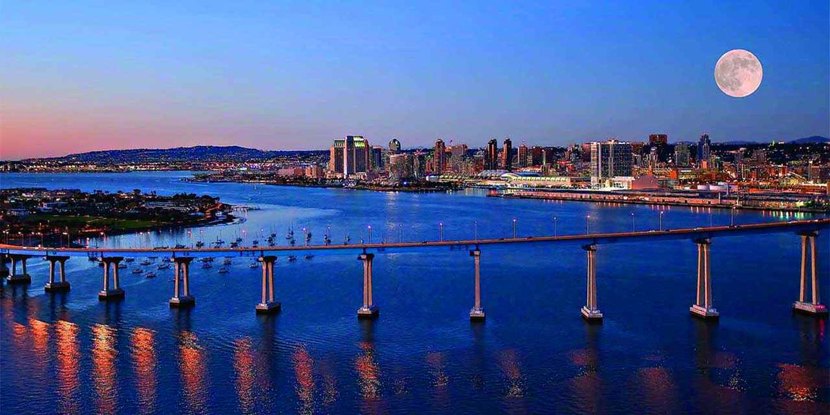 DemoFeedMB's tweet photo. Nighttime in San Diego #bridge https://t.co/kGrGLexc9H
