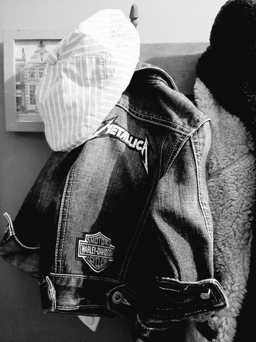 Het liefste en t stoerste jasje aan de kapstok.
#babyboy #jack #daddysboy #metallica #harleydavidson