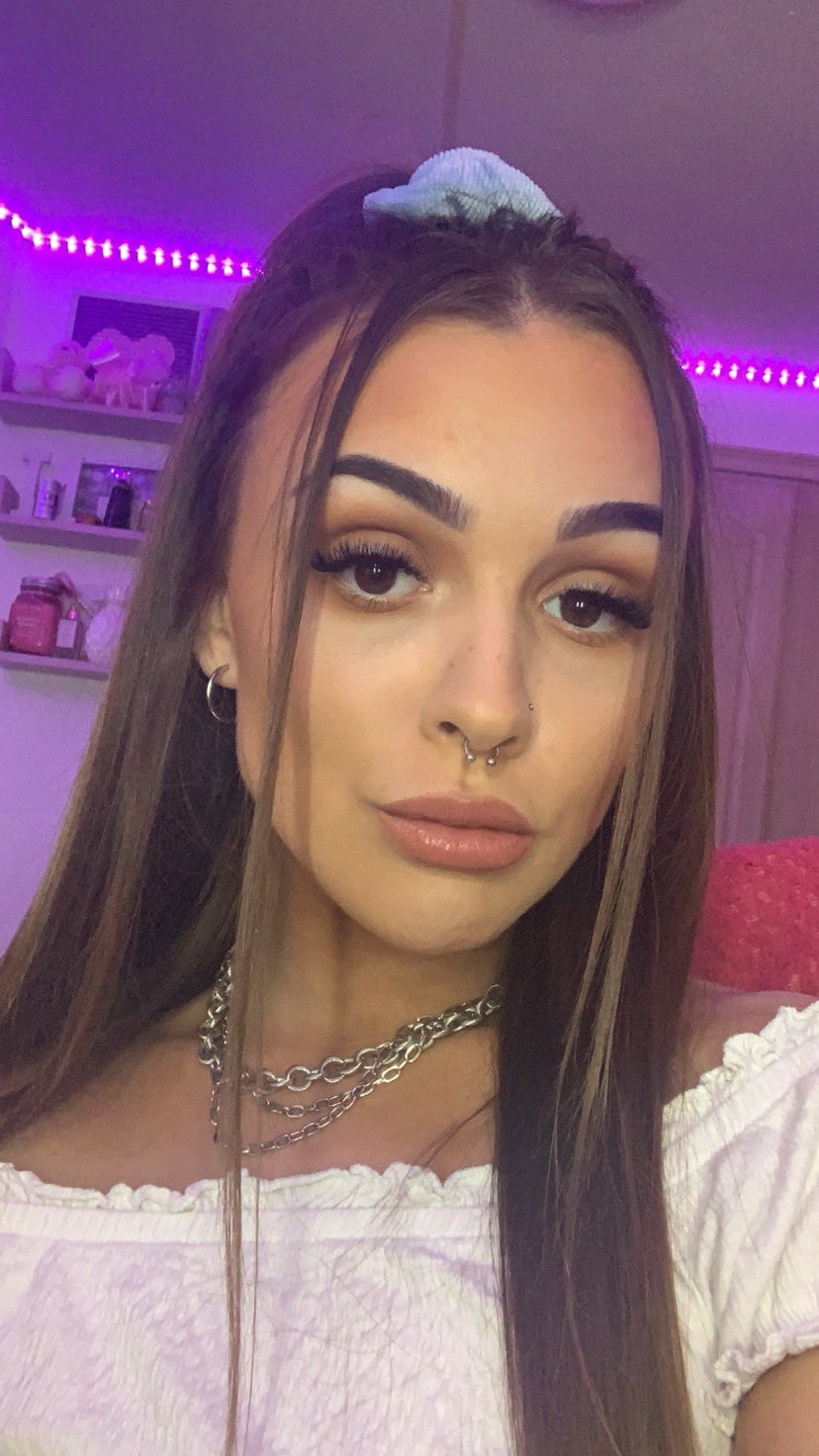 TW Pornstars - Niamh O Connor. Twitter. Bitch, shake that ass or kick  rocks. 8:49 PM - 12 Aug 2020