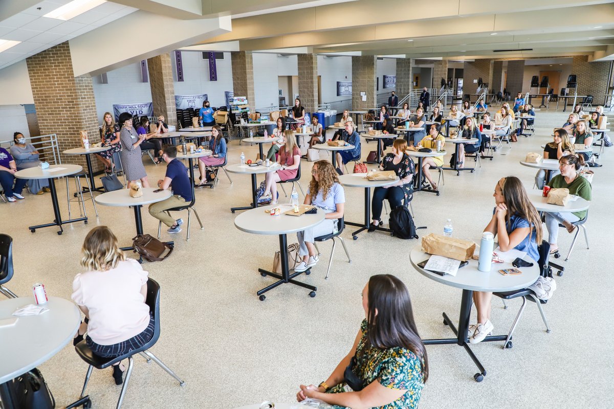ParkHillSchools's tweet image. As the school year approaches, Dr. Cowherd welcomed new teachers at Park Hill South High School for different trainings. A big Park Hill welcome to all of our new staff! #ParkHillProud