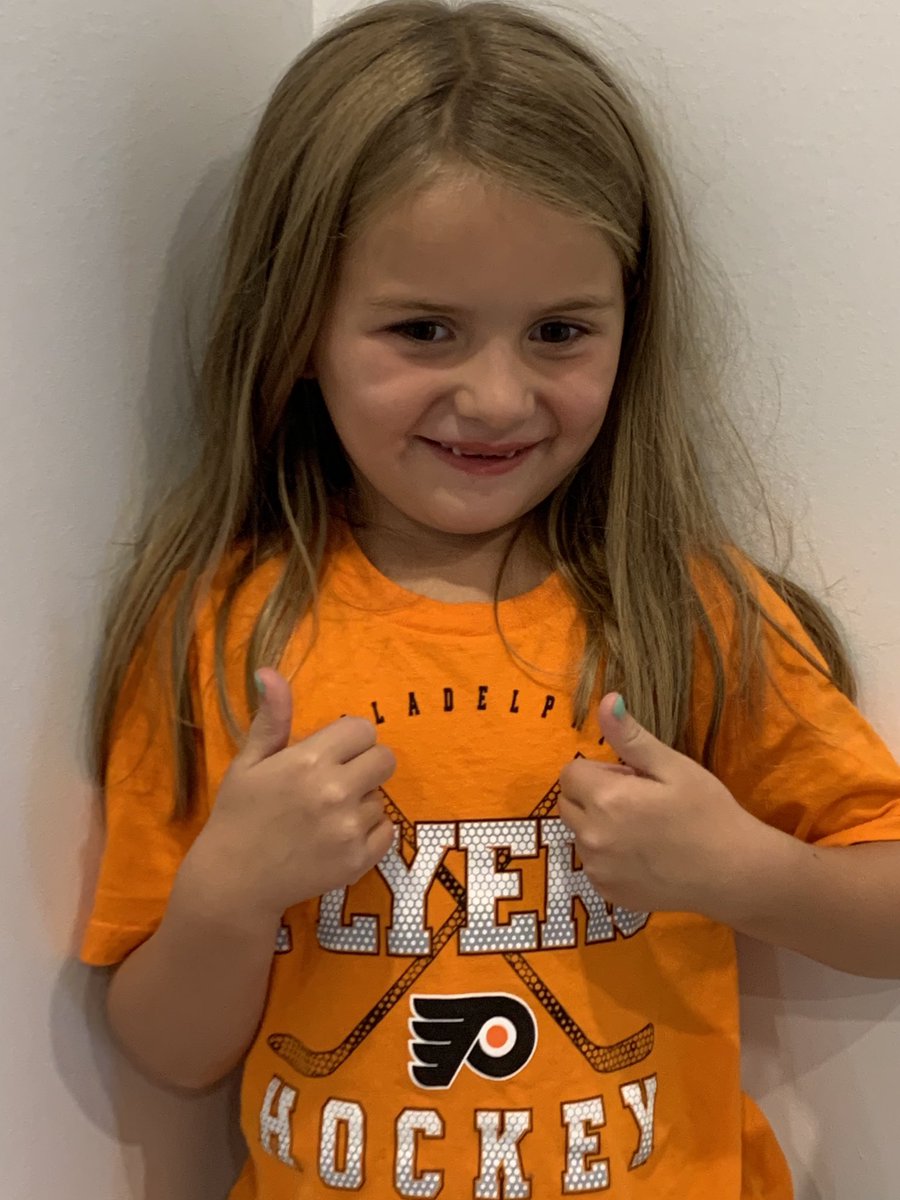 JENNIFERLWESTON's tweet image. Go Flyers!! #Flyers #lookslikeahockeyplayer #missingfrontteeth