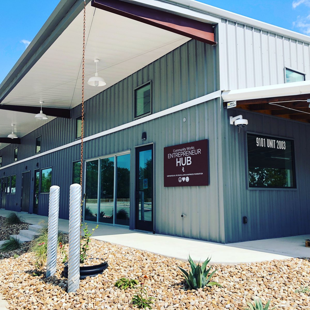 MattOFreeman's tweet image. Passing on GOODNESS. The Entrepreneur Hub at Community First is complete.This will be the epicenter of empowering the formerly homeless to rediscover their God-given talents and move those talents into the economy ...micro-enterprise opportunities #ServingGoodness #CommunityFirst