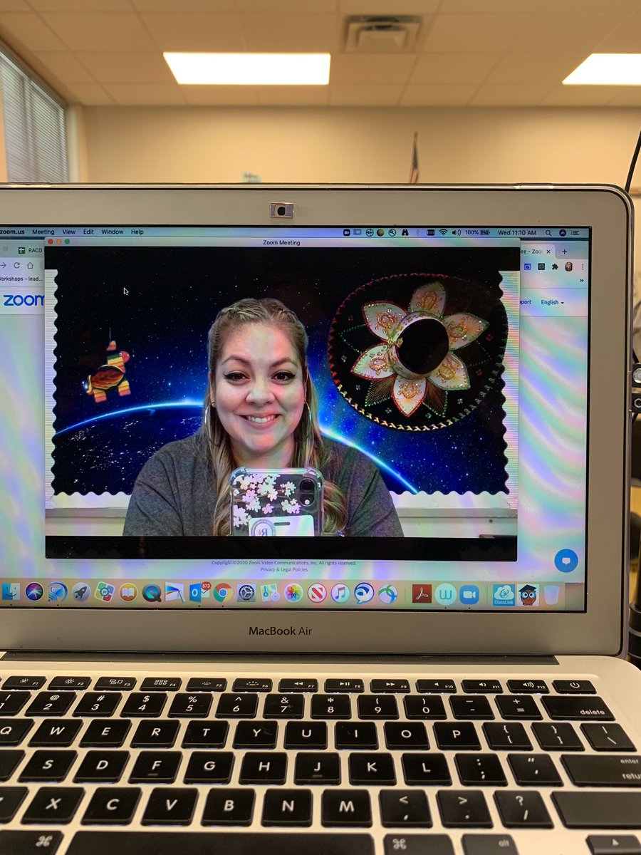 1124missliz's tweet image. #BackInTheBuilding #Day3 #RISDWeveGotThis @risdace @RISDAcademy #WeAreStars #WatchUsShine 💫😎 #FinallyTriedIt Theme for today was supposed to be #SpaceFiesta 🤷🏼‍♀️