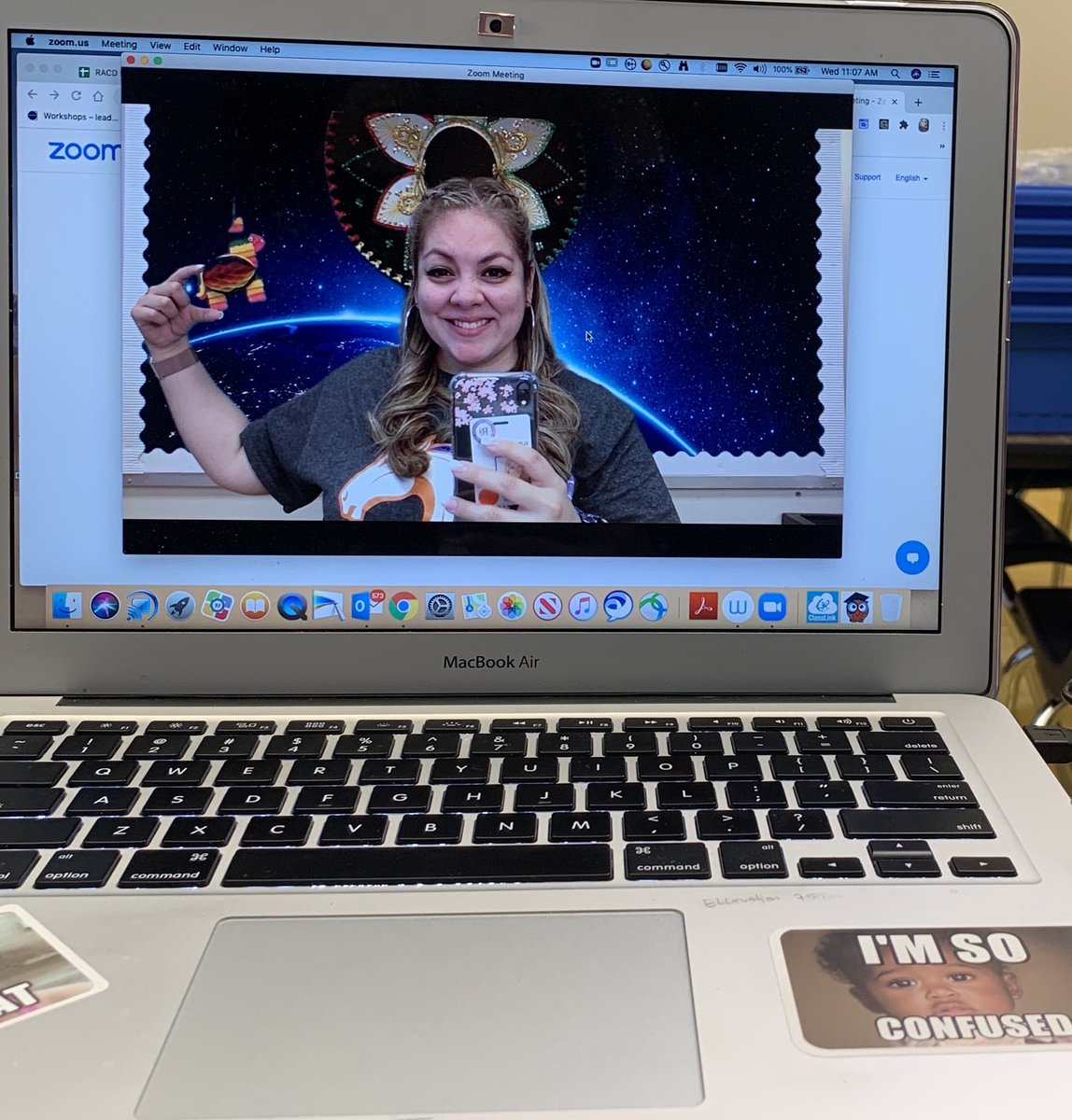 1124missliz's tweet image. #BackInTheBuilding #Day3 #RISDWeveGotThis @risdace @RISDAcademy #WeAreStars #WatchUsShine 💫😎 #FinallyTriedIt Theme for today was supposed to be #SpaceFiesta 🤷🏼‍♀️