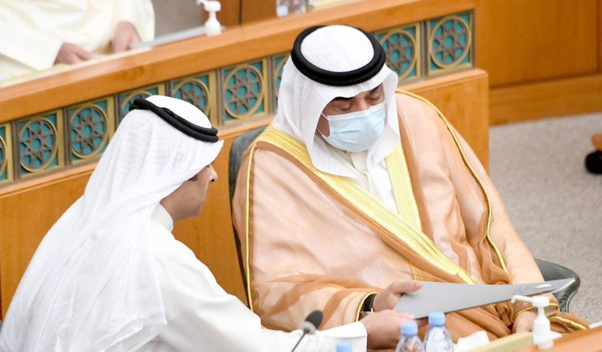 Almajlliss's tweet image. القبس: النائب رياض العدساني يسلم سمو رئيس الوزراء ملفات بشأن قضايا غسل الأموال متورط فيها نواب.